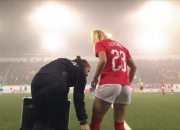 1xBit体育下载-波兰女足比赛宛如精彩舞台，球员飒爽英姿