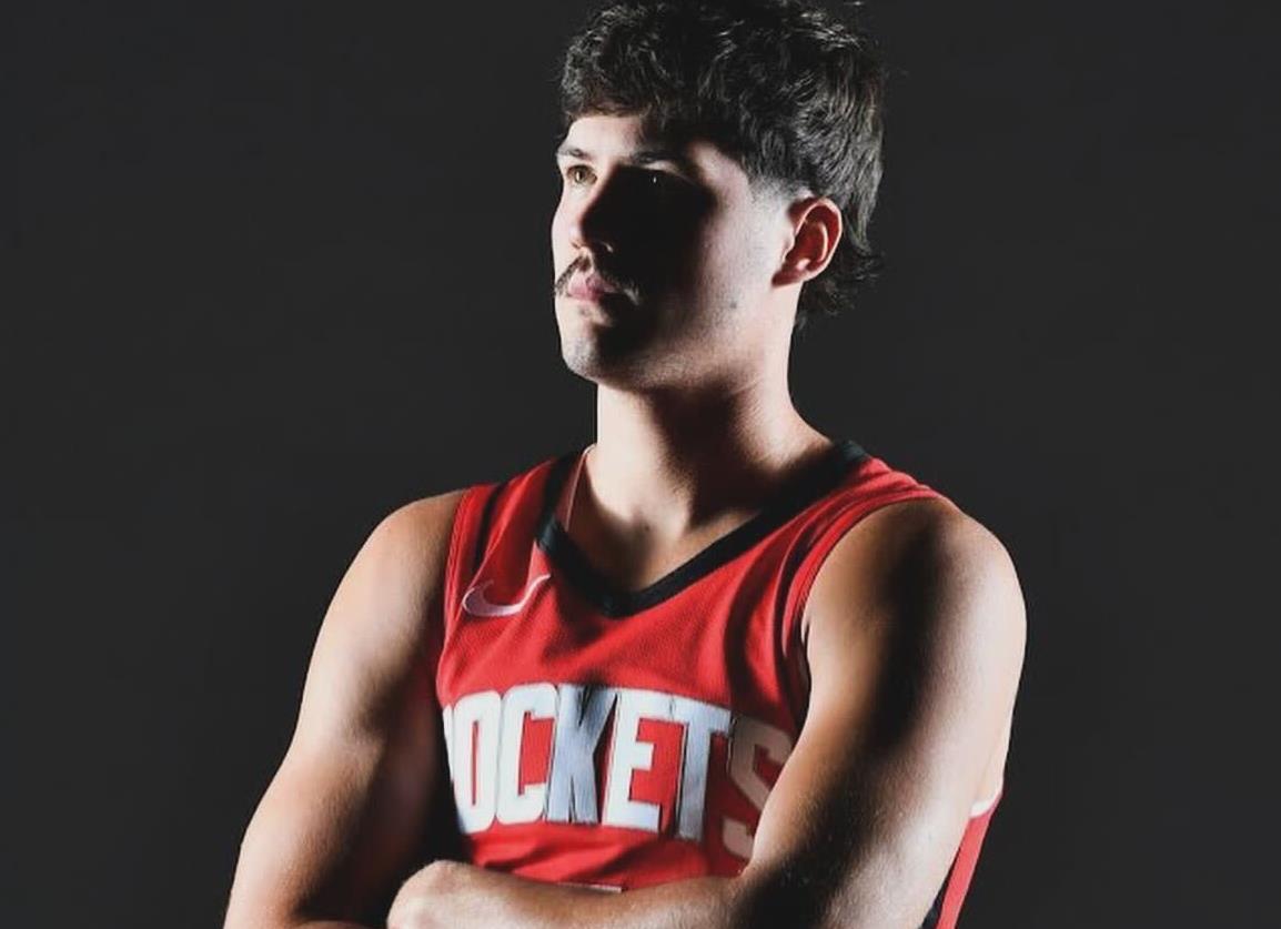 包含河床冲击季军，年轻球员表现亮眼的词条