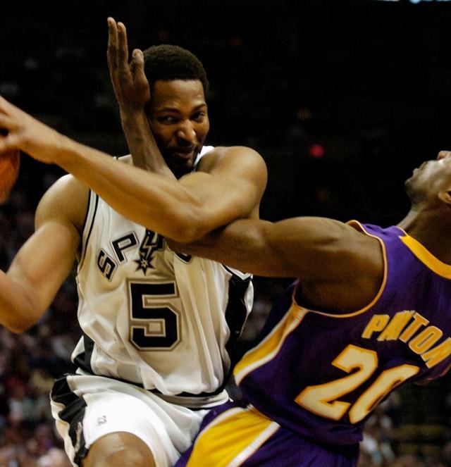 关键比赛中，幽魂战线连下两城，选手当场怒吼的简单介绍