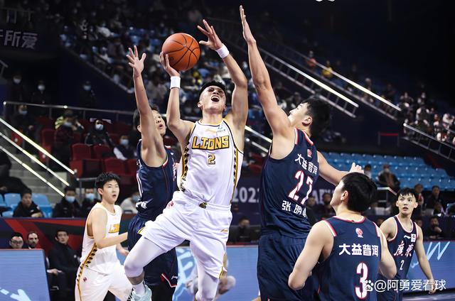 上海队全场碾压CBA季后赛，如同剧本杀再现，碾压的简单介绍