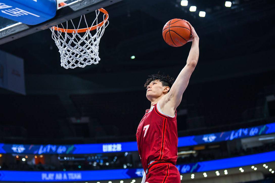 江苏豪胜广州，全队士气高涨的简单介绍