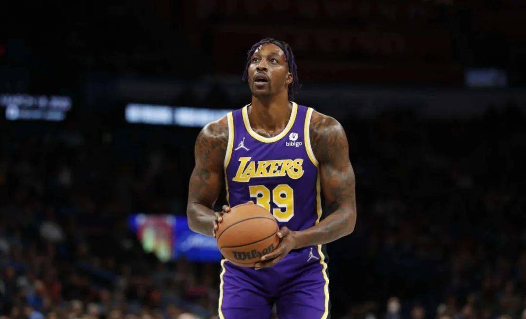 霍华德重返湖人，球队实力再添一员