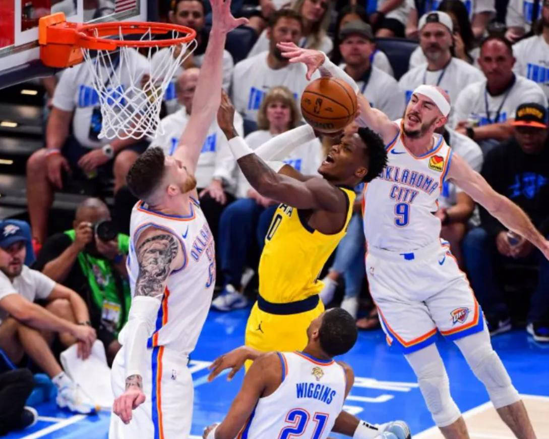 包含步行者队成功逆袭雷霆队，稳固季后赛席位的词条