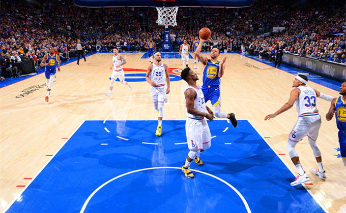 关于斯特拉斯堡客场逆转比赛，终結连败的信息