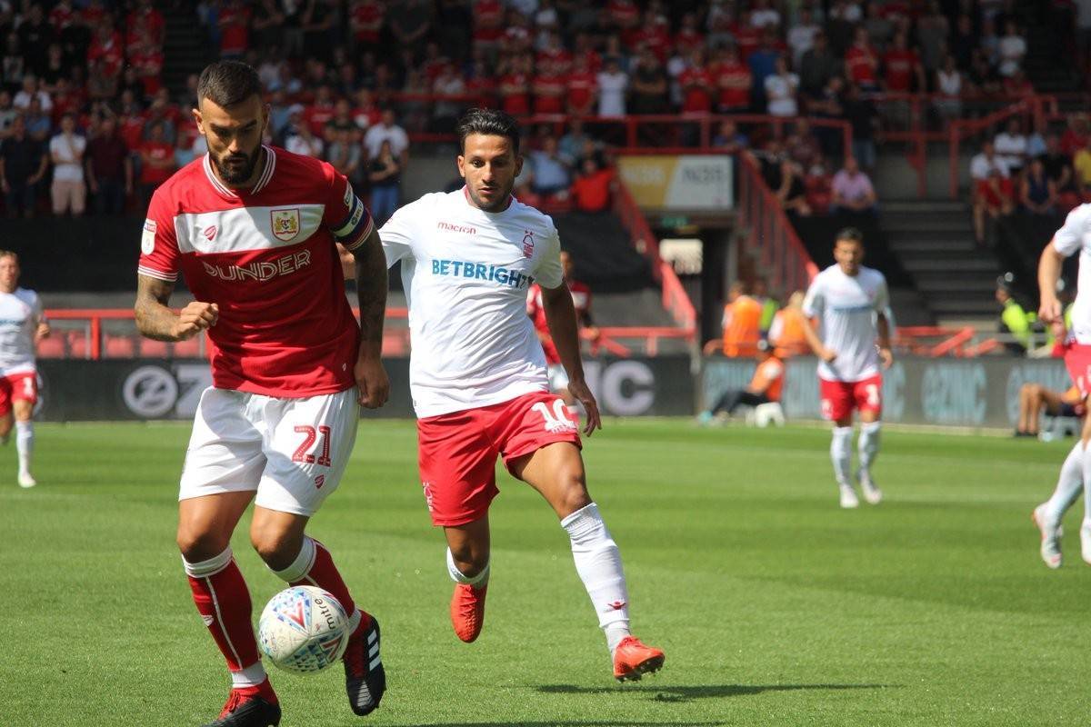 关于利兹联主场迎战埃弗顿，双方实力对比如何？的信息