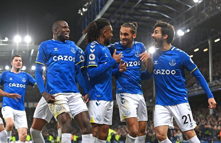 关于利兹联主场迎战埃弗顿，双方实力对比如何？的信息