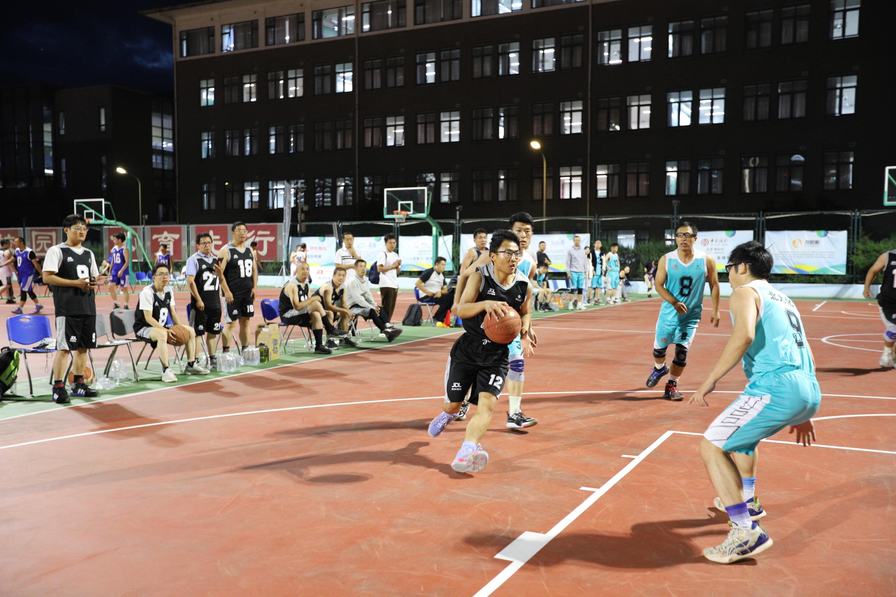 云南篮球队在赛场上表现出强大实力