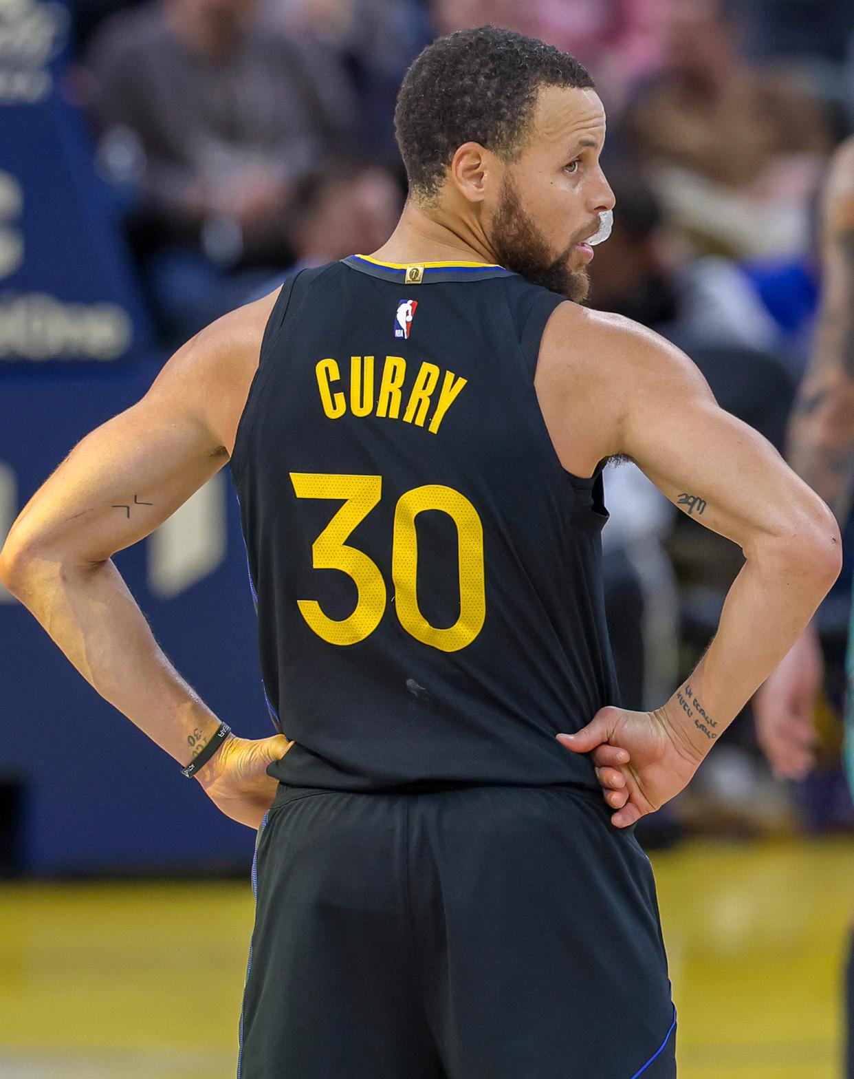 勇士轻取黄蜂，再添一城胜利