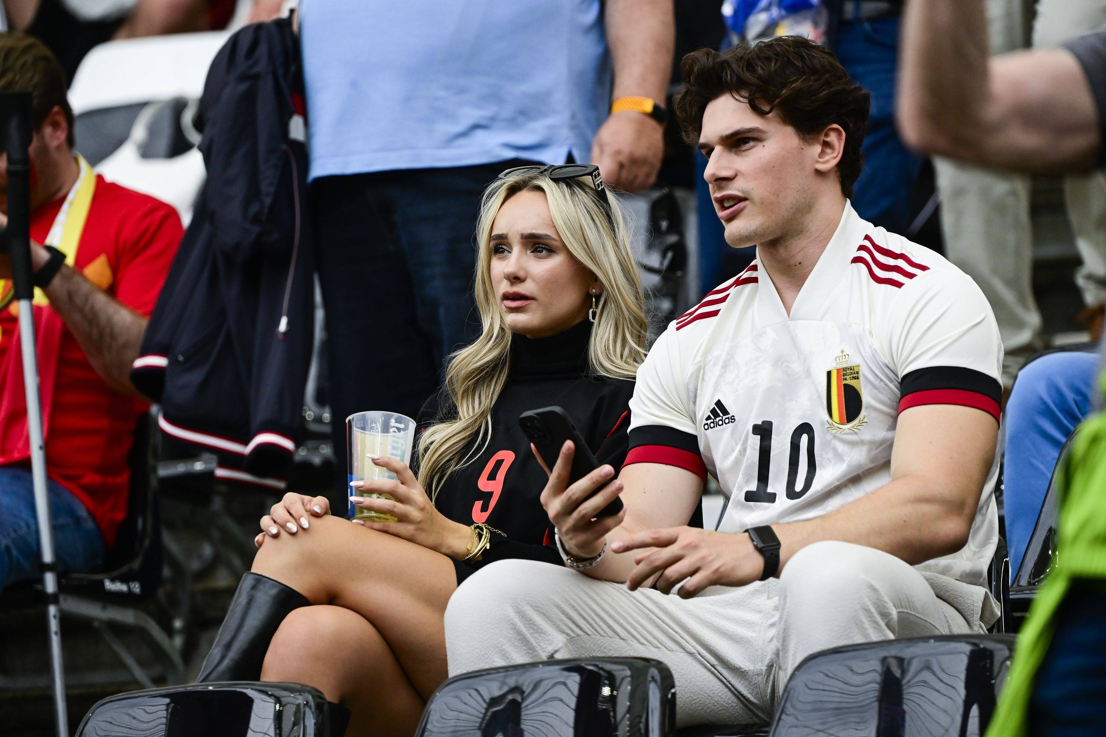 欧洲杯冠军归属成谜，球迷期待比赛开启