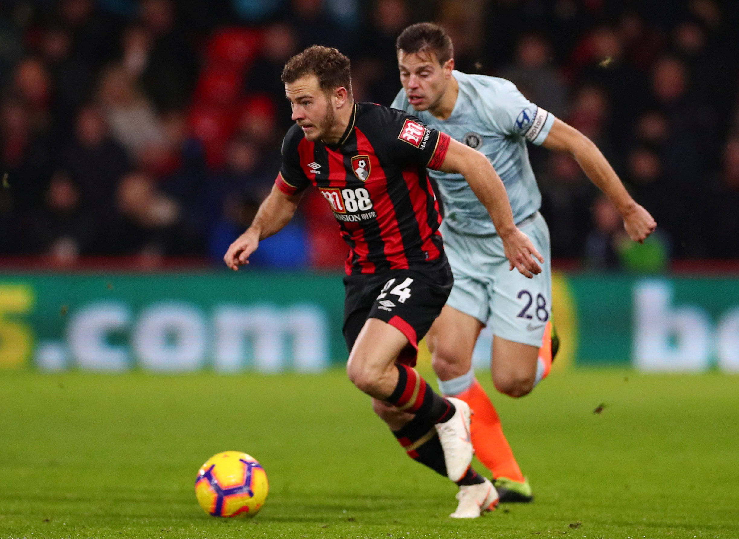 包含狼队客场绝杀豪取三分，争取欧战机会的词条