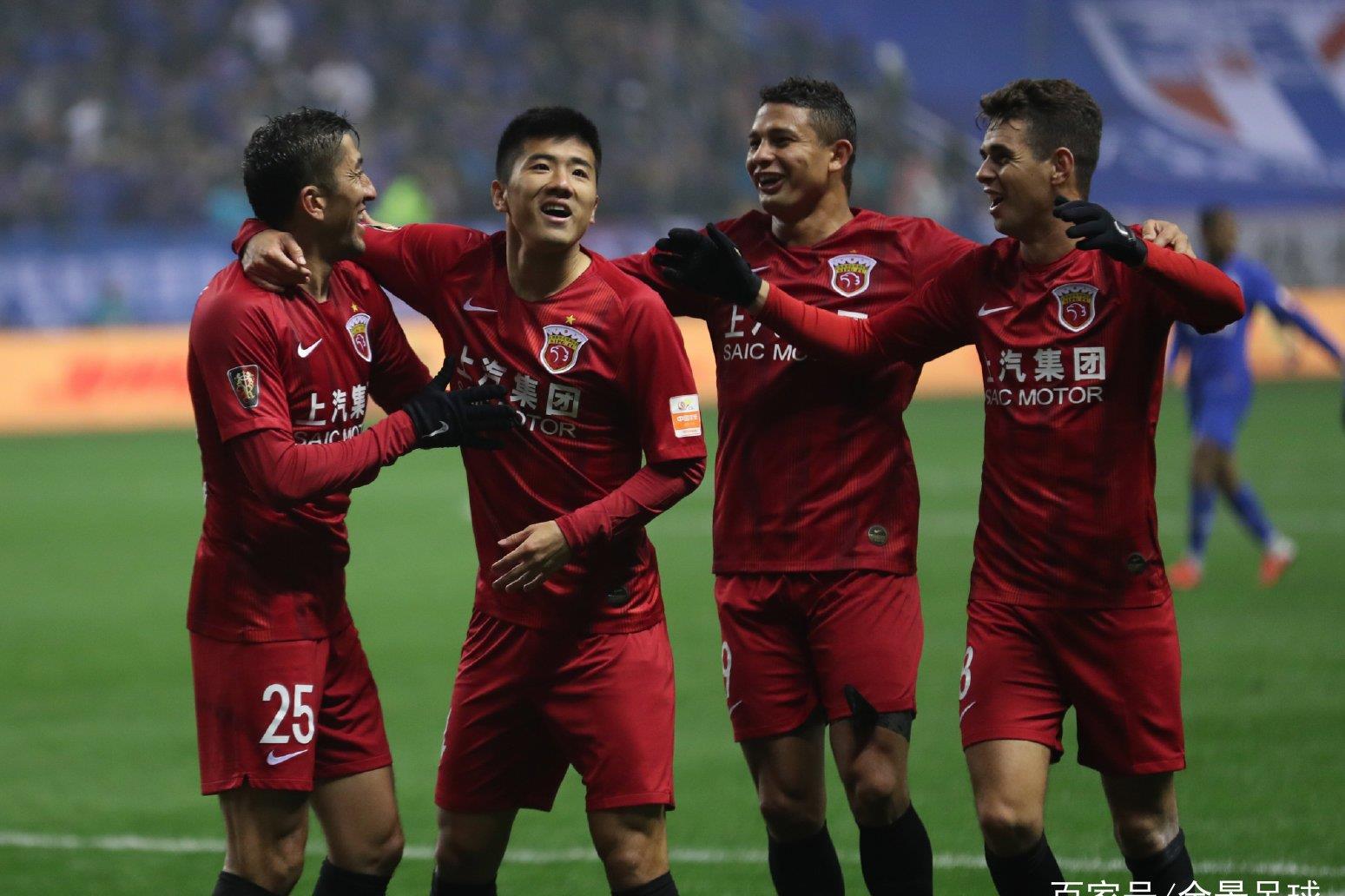 包含浙江绿城爆冷击败广州富力，积分榜上升两位的词条