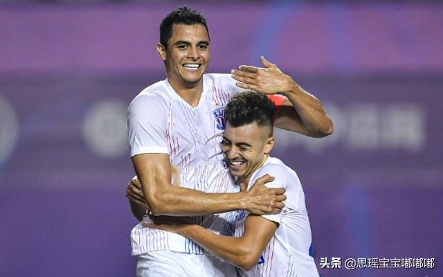 包含浙江绿城爆冷击败广州富力，积分榜上升两位的词条