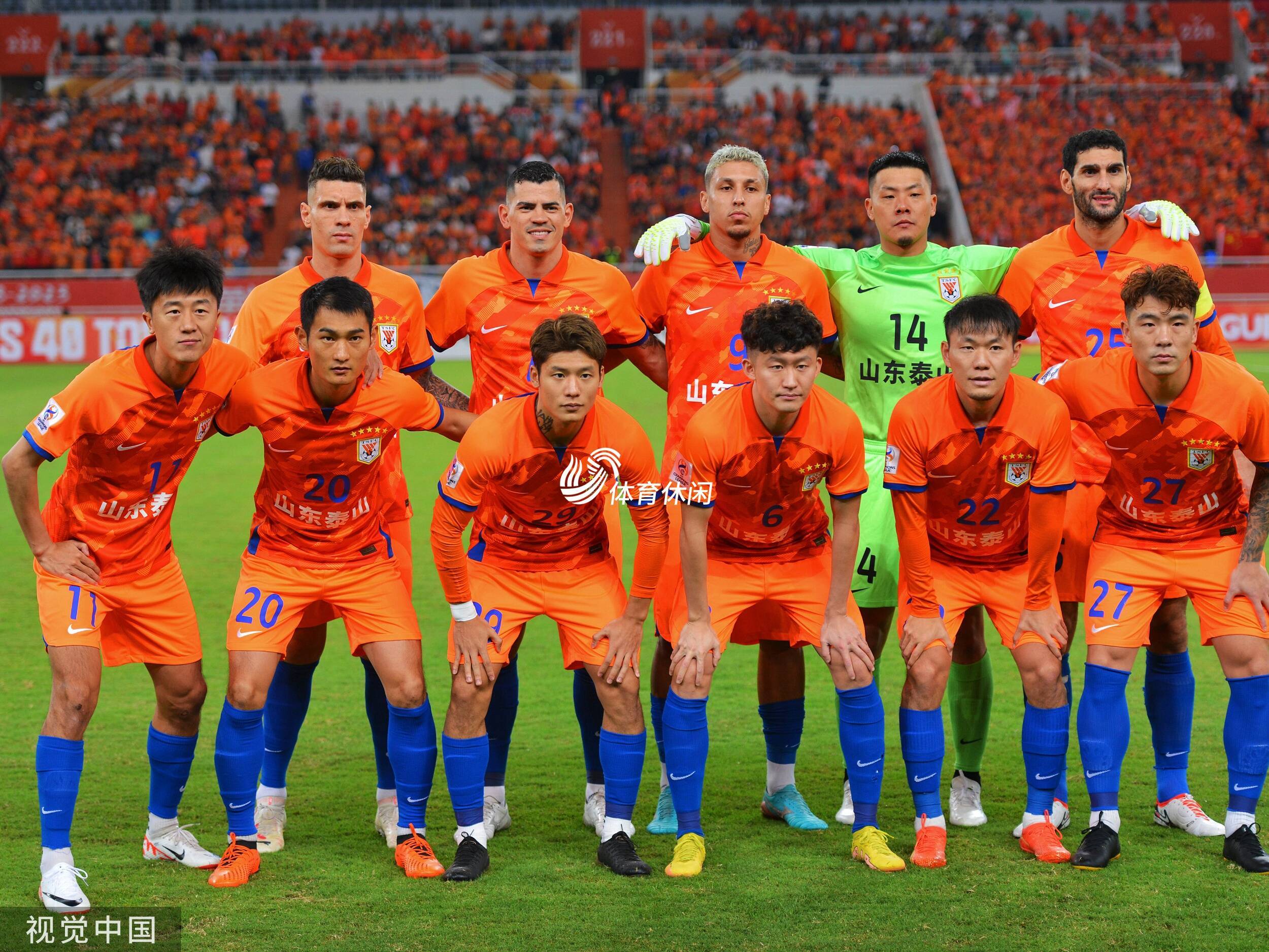 包含国内足球联赛紧张对决：河北主场胜泰山的词条