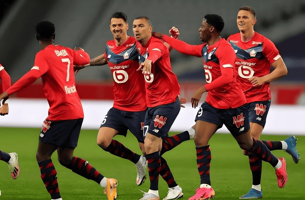 包含里尔前锋破门得分，帮球队取得关键进球的词条