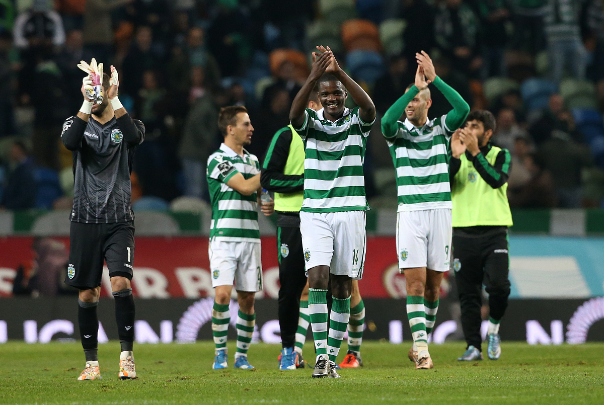 欧预赛场上激烈较量，球员尽显实力